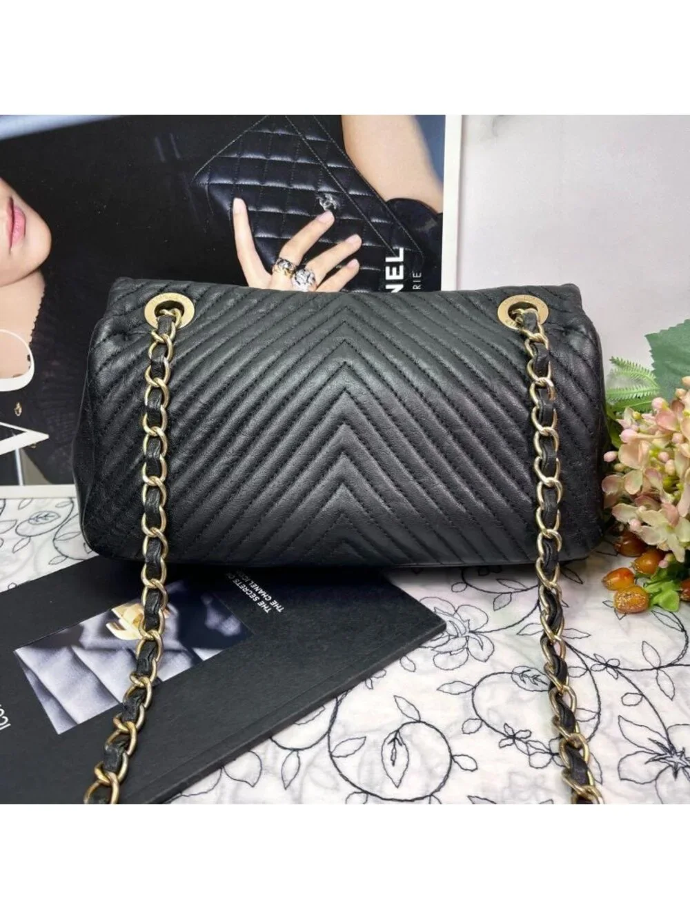 Chanel Blanc Double Flap Shoulder